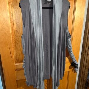 Star Wars Rey Disney/Torrid Collab open shoulder Cardigan